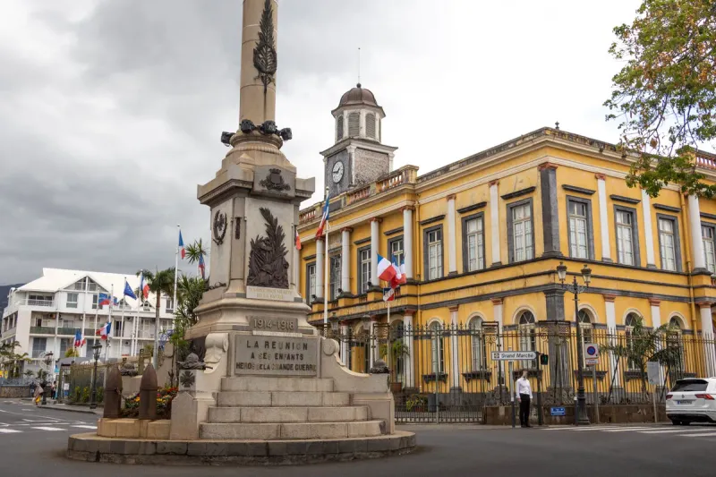 Hôtel de ville de Saint-Denis — déplacements professionnels en VTC à La Réunion